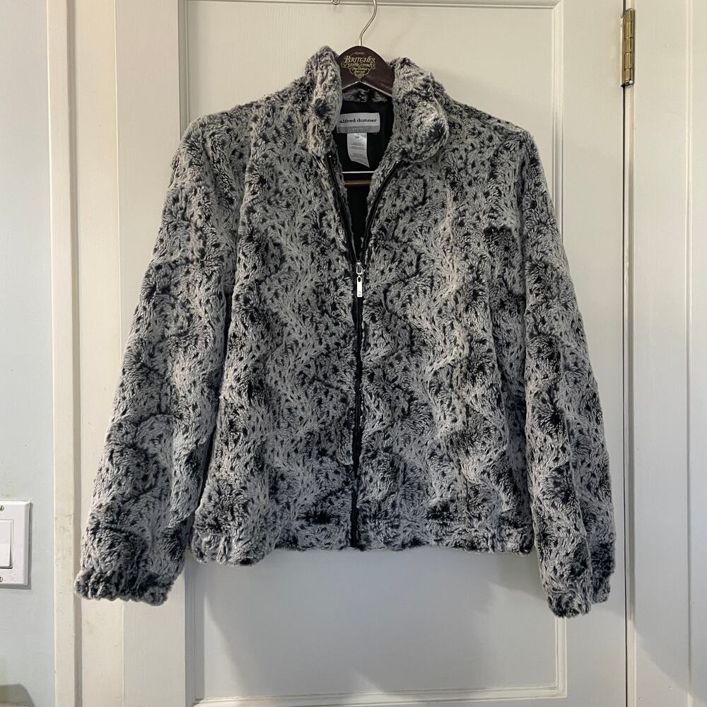 Alfred Dunner Soft Classic Faux Fur Jacket Grey Size 10P - Picture 2 of 8